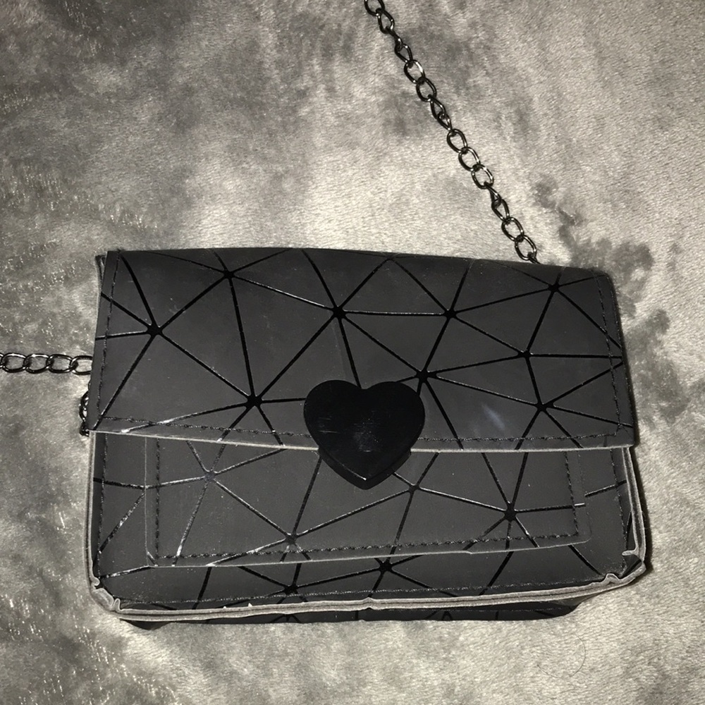 Black Heart Crossbody Purse - Picture 2 of 5
